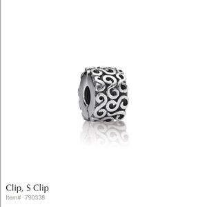 2 pandora s clips (brand new) 925 sterling ale.