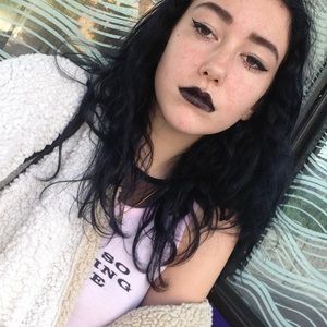 Meet your Posher, Lily