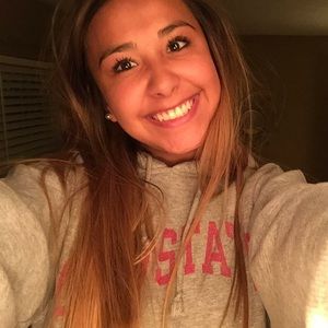 Meet your Posher, Stephanie