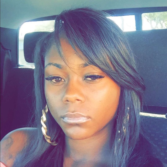 Meet your Posher, Fleshia - Picture 1 of 1