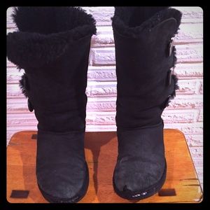 Black tall Uggs💙