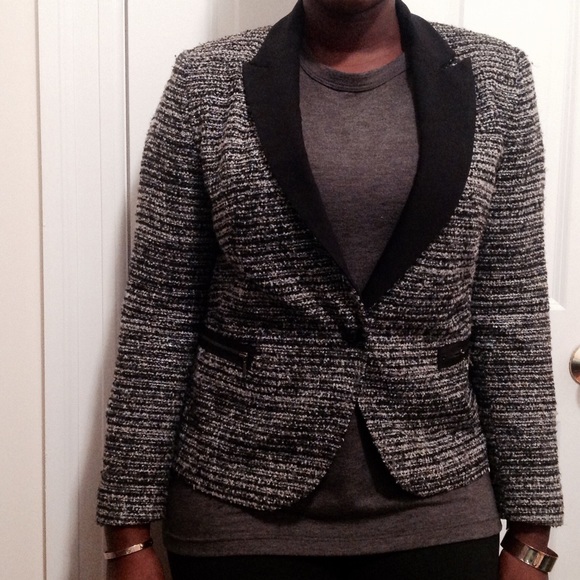 Zara Tweed Blazer with Contrast Lapel - Picture 4 of 4