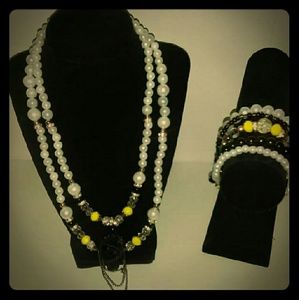 Handcrafted Bedazzle Pearls Jewelry