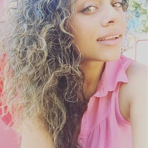 Meet your Posher, Nabihah