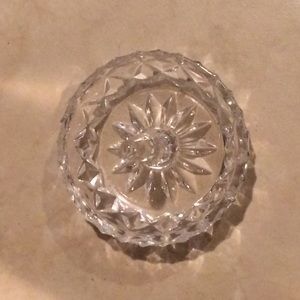 Crystal ring holder