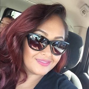 Meet your Posher, Leticia