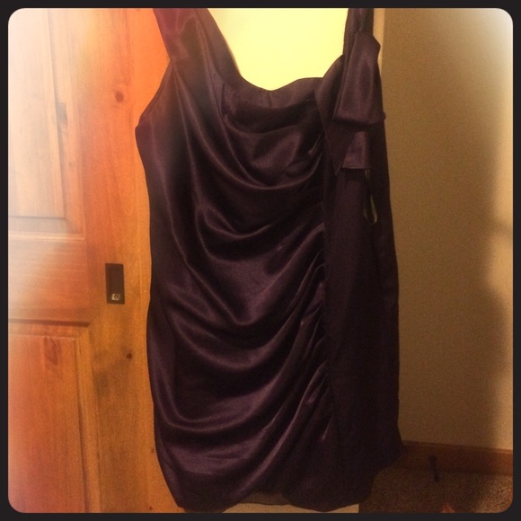 Vera Wang Dresses & Skirts - Beautiful formal/bridesmaid dress