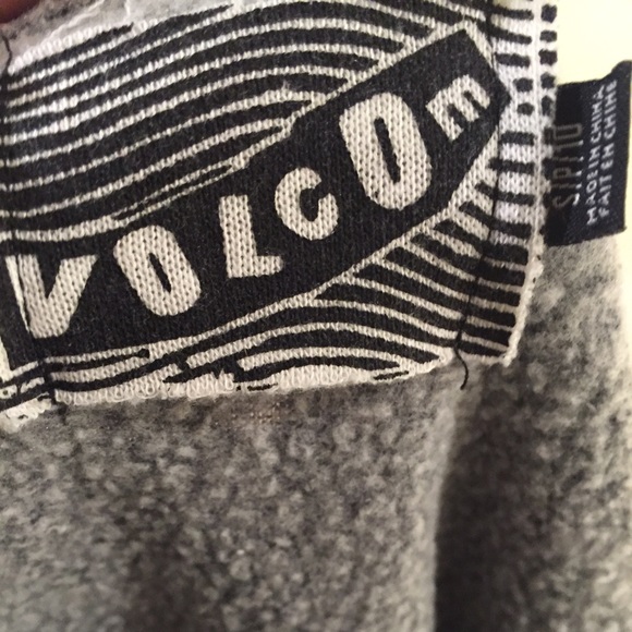 Volcom sweater - Picture 3 of 3