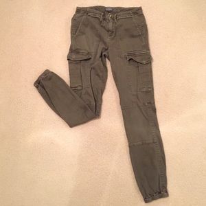 Madewell army green cargo pants!