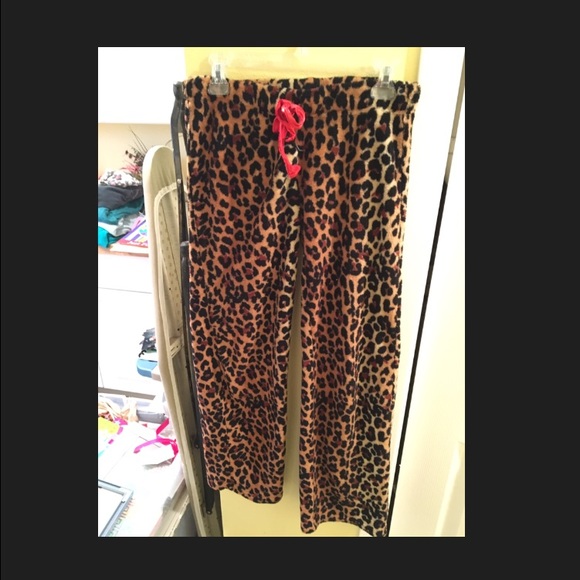 Sold ๐ชด - Picture 2 of 3