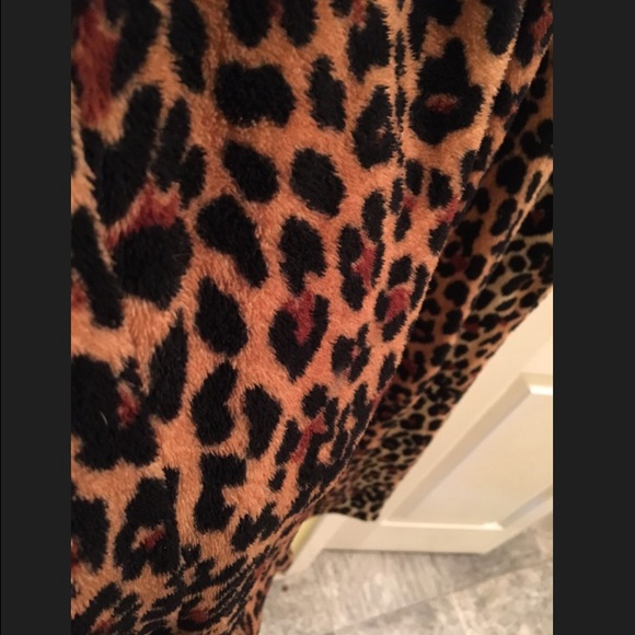 Sold ๐ชด - Picture 3 of 3