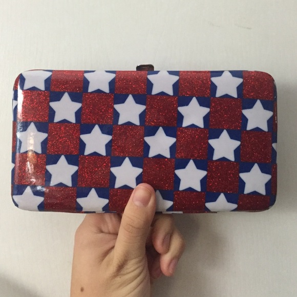 Stars Clasp Wallet