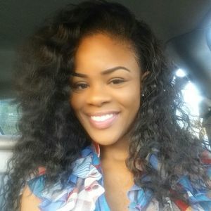 Meet your Posher, Delphine