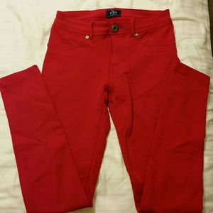 Red skinny jeggings👄