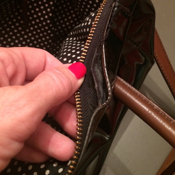 SALE! ♠️Kate Spade ♠️ large patent leather bag 💖 - Picture 4 of 4
