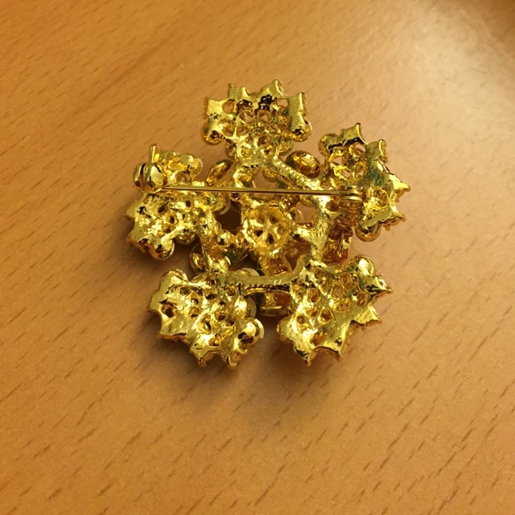 Multicolor Swarovski Crystal Brooch - Picture 2 of 2