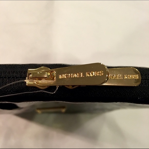 ๐ซSOLD๐ซ๐ฒ MICHAEL by Michael Kors iPad Case - Picture 2 of 4