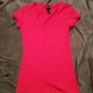 Simple v neck tee