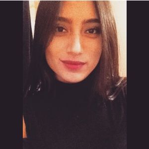 Meet your Posher, Claudia