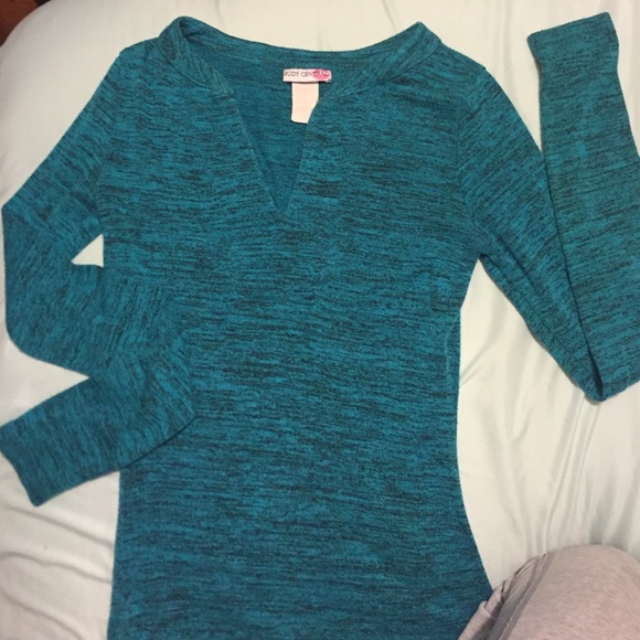 Teal and black adorable v neck top