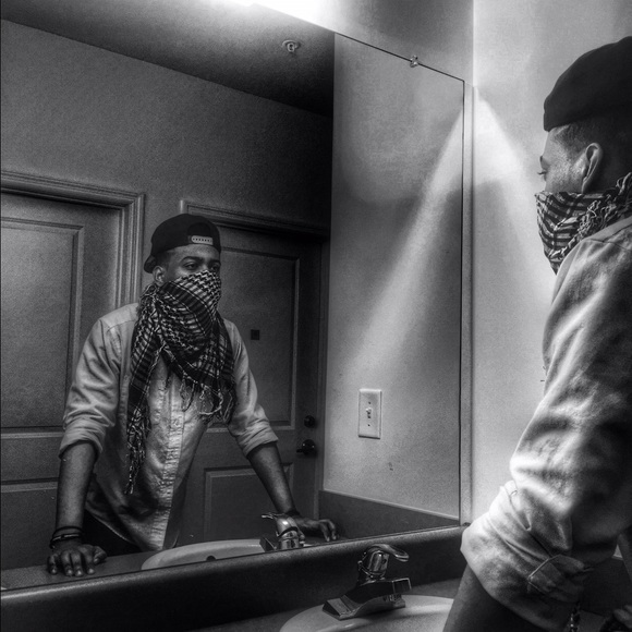 Meet your Posher, Chris - Picture 1 of 1