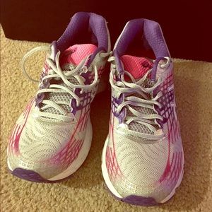 Like new Asics running shoes