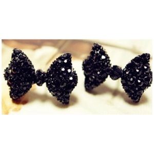Brand New! Beautiful Black Earrings! 🎀🛍