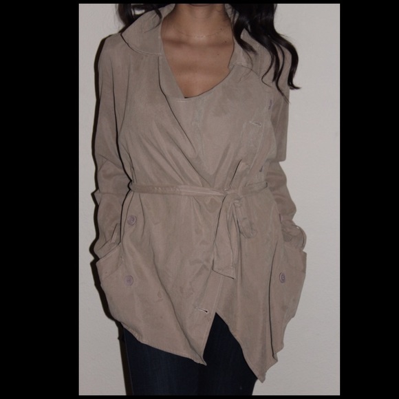 Camel suede trench coat - Picture 2 of 3