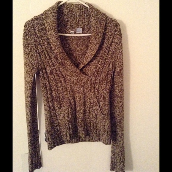 Brown / Cream deep Vneck sweater