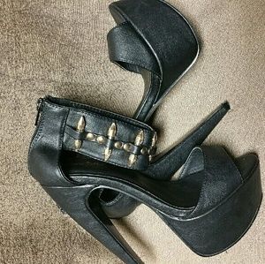 Black Charlotte RUSSE 5" HEELS