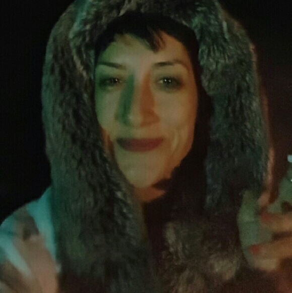 Meet your Posher, Kori - Picture 3 of 4