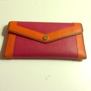 Michael kors wallet..