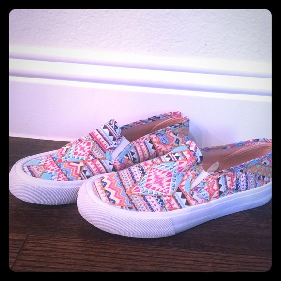 Aztec print slip on shoes