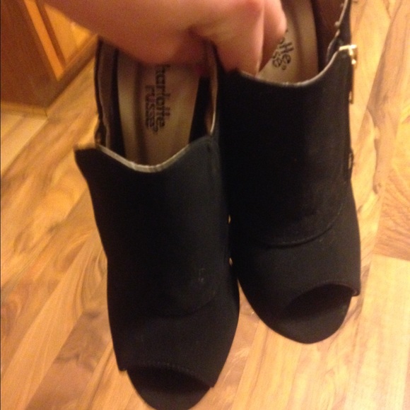 Size 6 - Picture 2 of 2