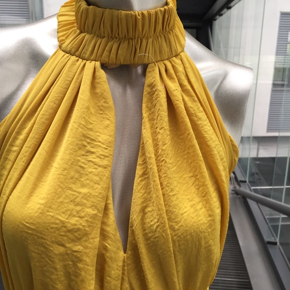 Mustard color gown - Picture 2 of 4