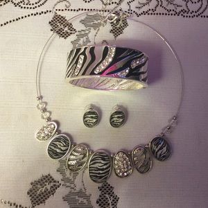 Black & silver zebra print jewelry set!