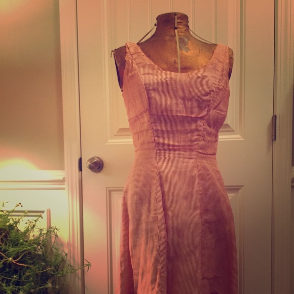 A 1930s vintage dress