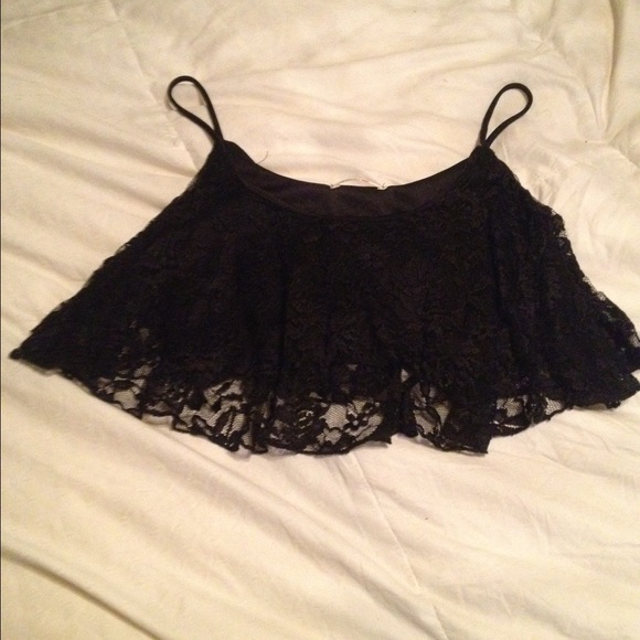 Loose lace crop top