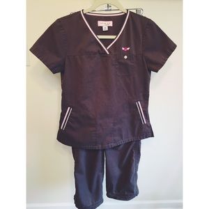scrub set by koi