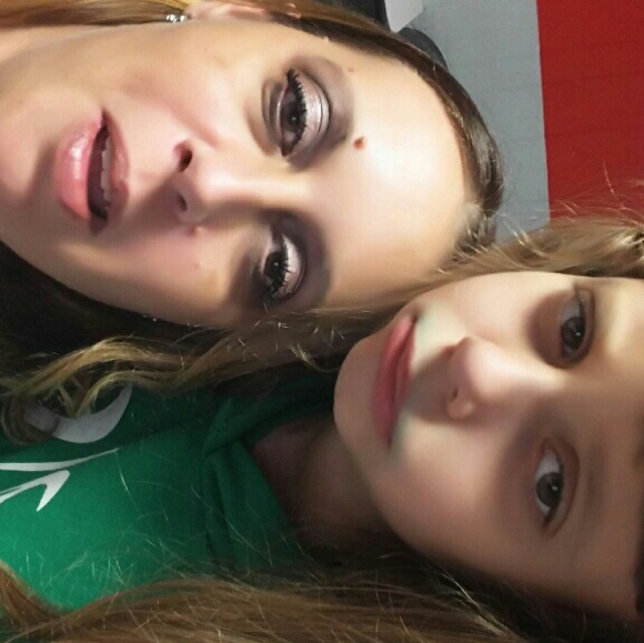 Meet your Posher, Tiffany - Picture 4 of 4