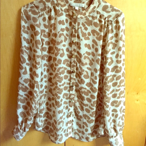 BANANA REPUBLIC GOLD BUTTON BLOUSE