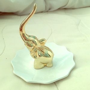 Ring holder/jewelry tray