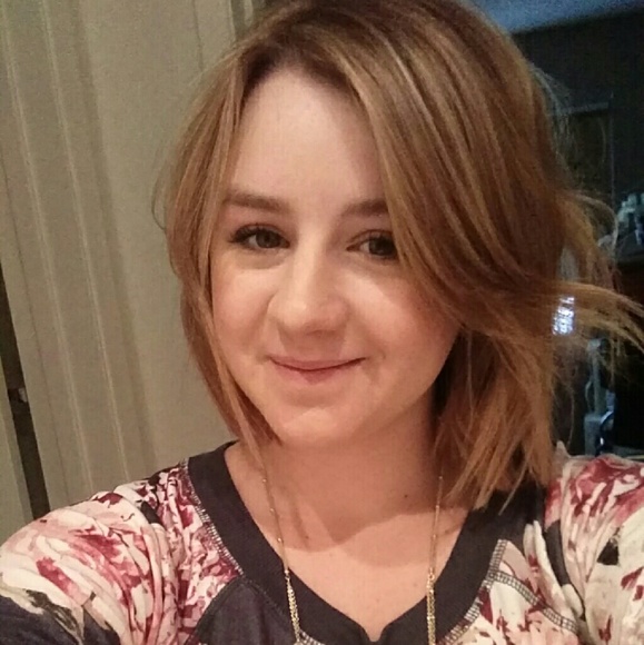 Meet your Posher, Amanda - Picture 4 of 4