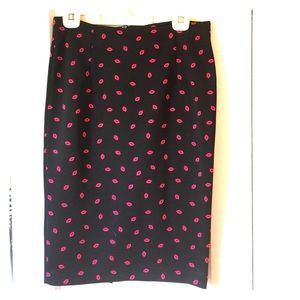 Lip print pencil skirt 💋💋