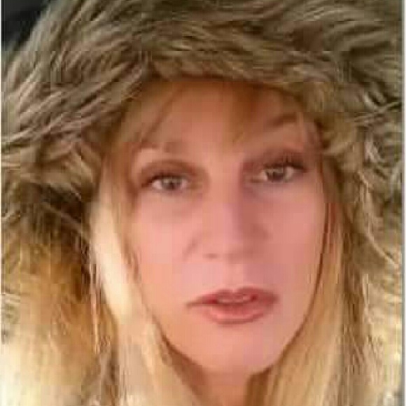 ♥Meet your Posher,  Tabitha♥ suggested User! - Picture 2 of 3