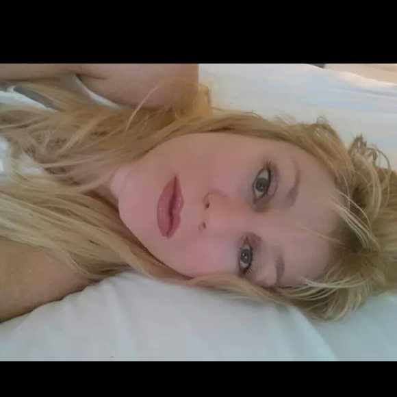 ♥Meet your Posher,  Tabitha♥ suggested User! - Picture 3 of 3