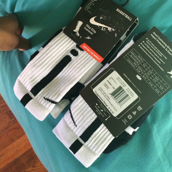 Nike Elite Cushioned Basketball two pairs of socks - Picture 1 of 4