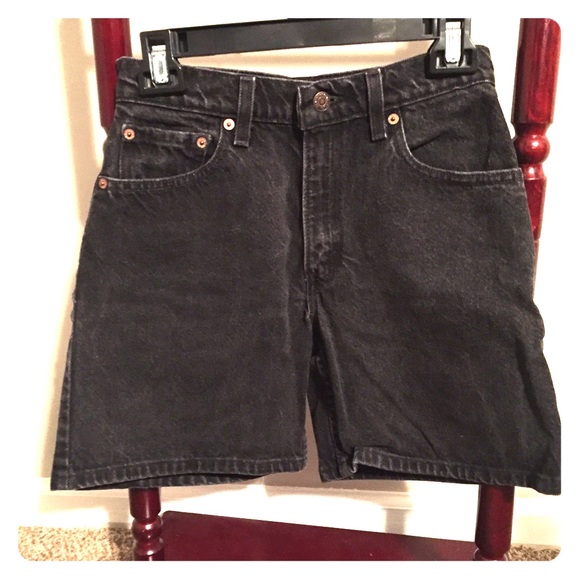 Black. High waist. Levi's Shorts. Sz 5