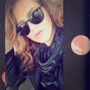 Meet your Posher, Caroline