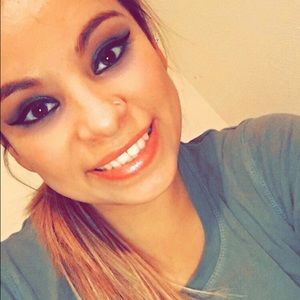 Meet your Posher, Beatriz